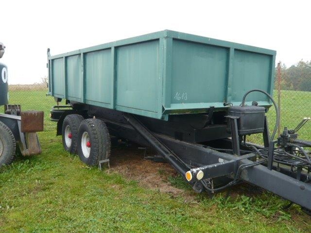 Traktorový nosič kontejnerů hákový NKT-10, s originál doklad