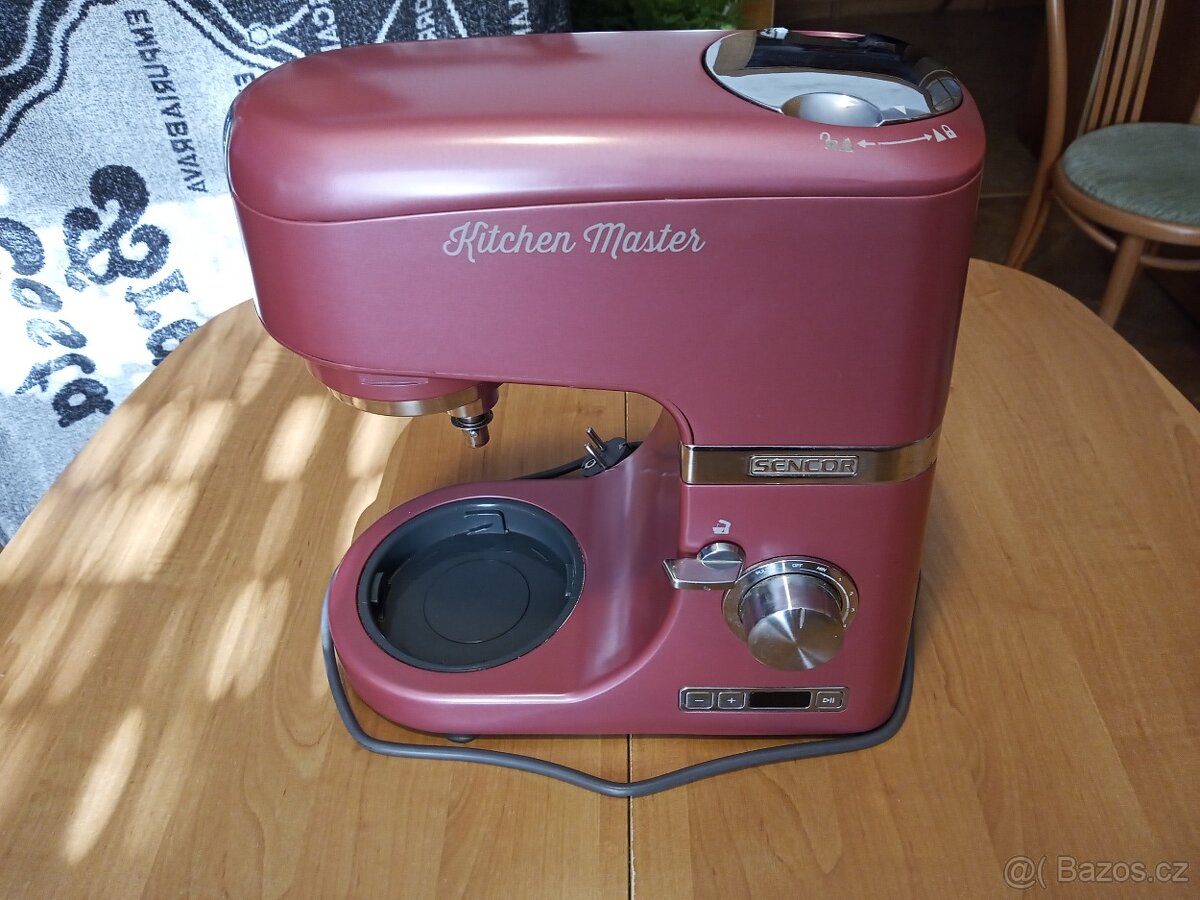 Kuchyňský robot Sencor STM 7874RD