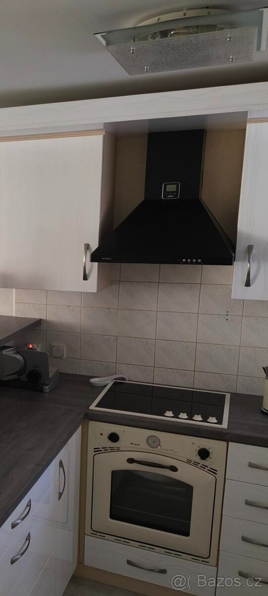 Prodáme digestoř plně funkční