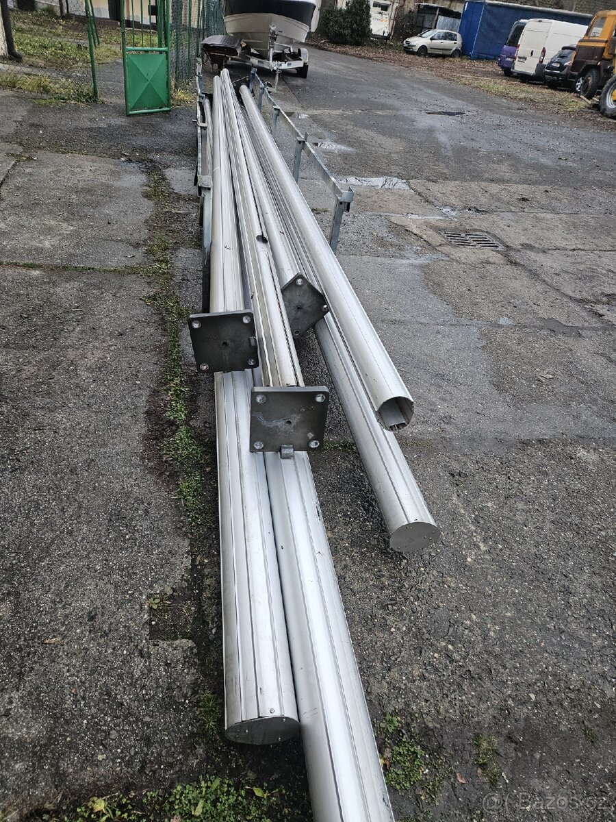 Vlajkové stožáry / stožáry na vlajky – hliník