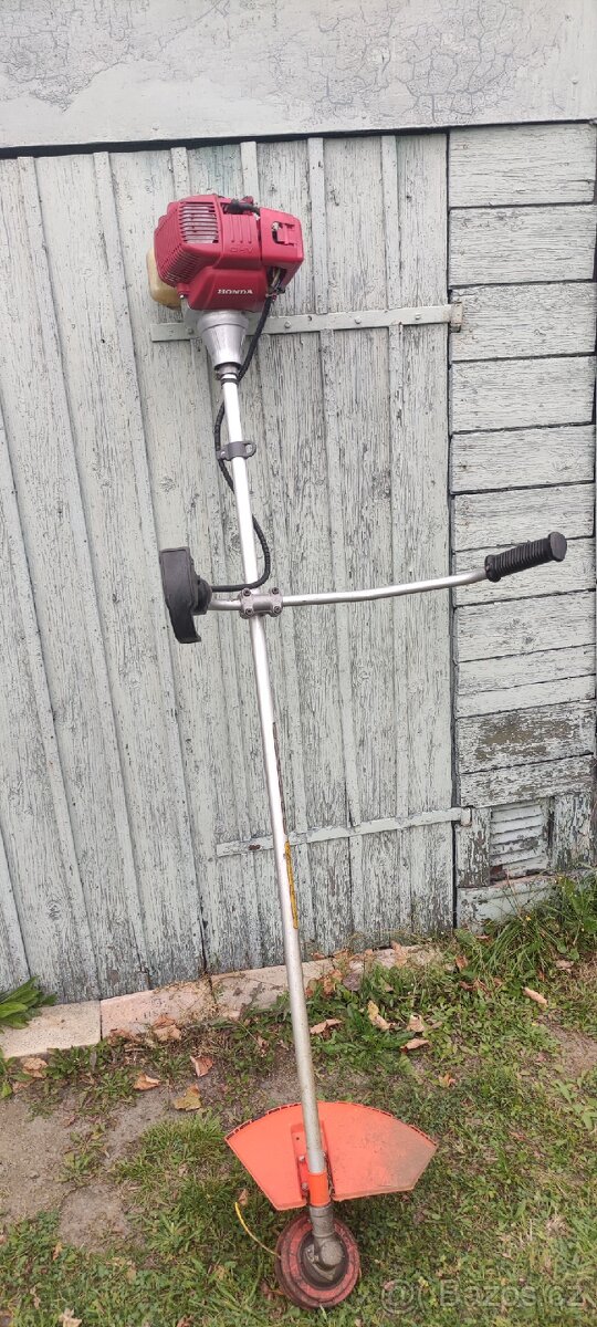 křovinořez Honda 4takt