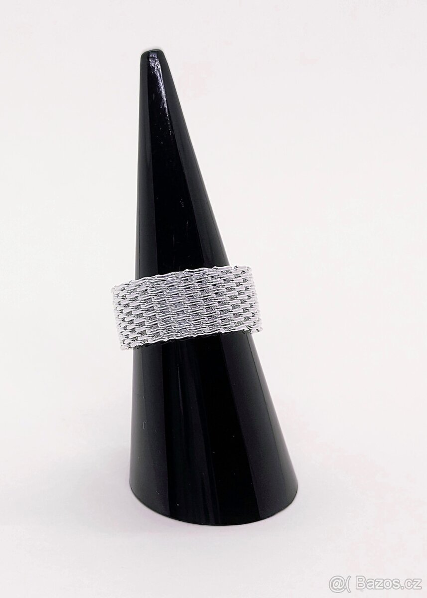 Stříbrný prsten z tenského řetízku
