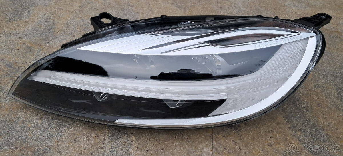 Levý přední LED světlomet Volvo V40, 32228479