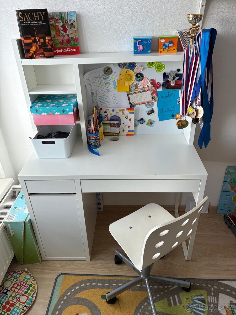 psací stůl Ikea Micke