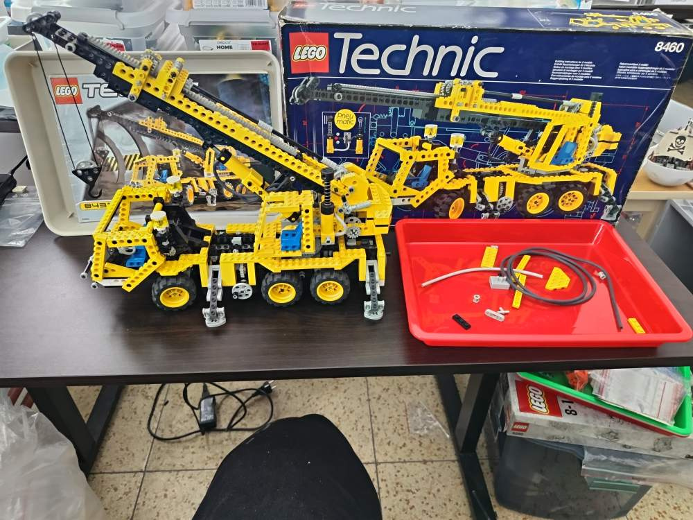 LEGO Technic 8460 Pneumatic Crane Truck +návod+box