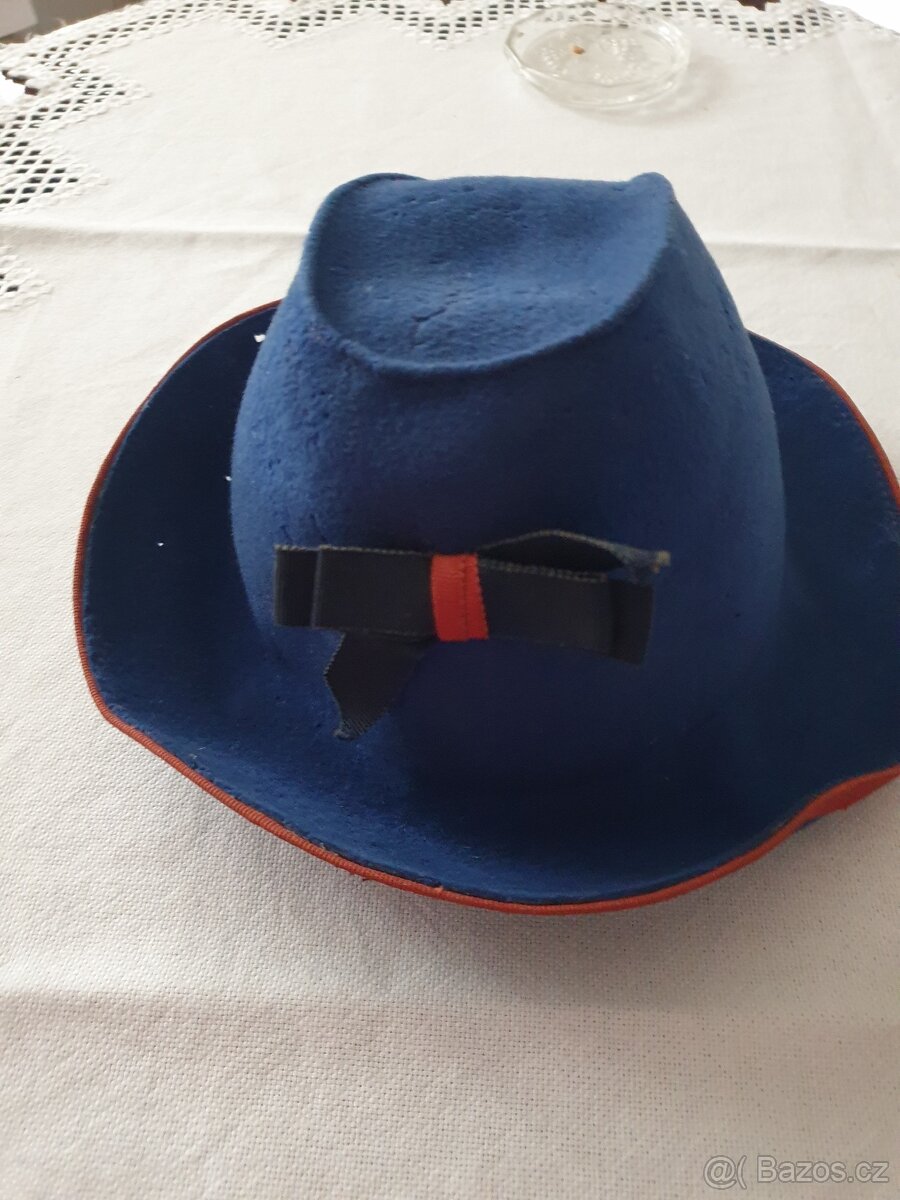 Prodám dobový klobouček