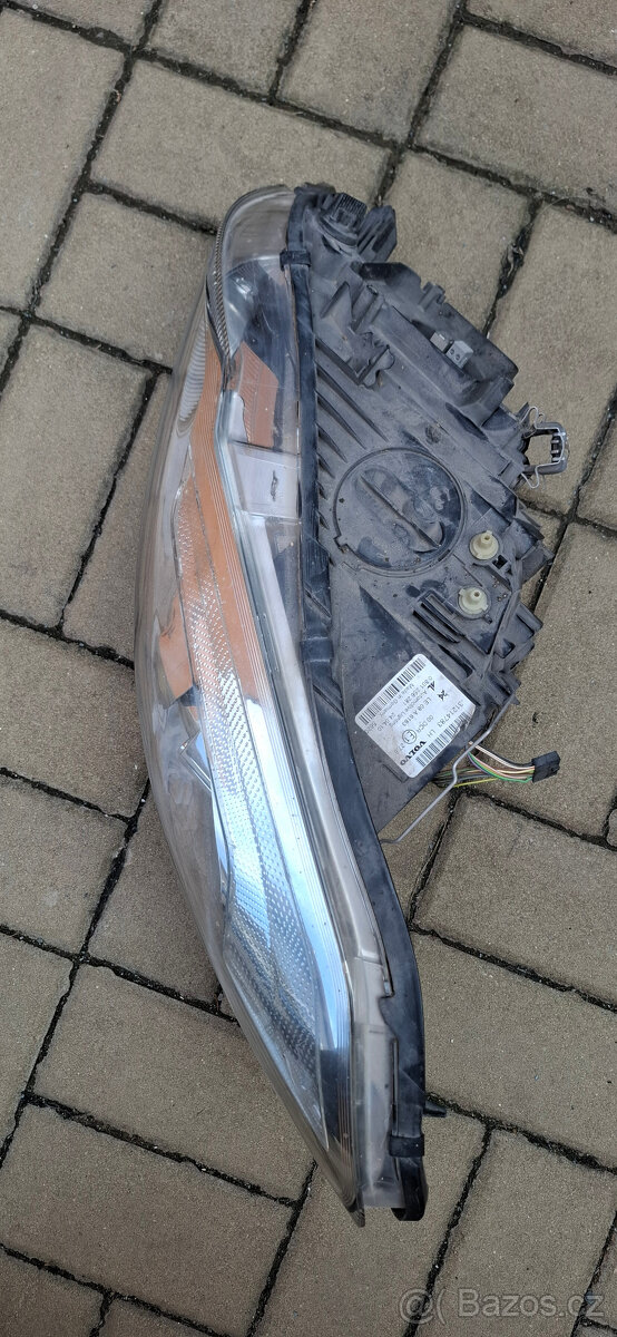 Volvo C70 přední levý světlomet