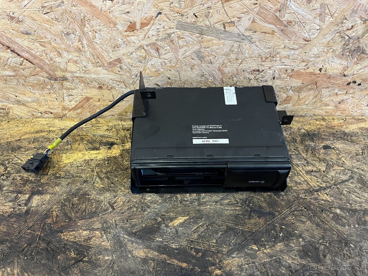 CD MĚNIČ VOLKSWAGEN TOUAREG 7L
