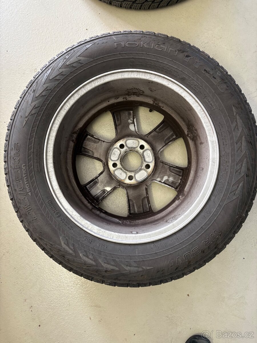 Sada Volvo s pneu Nokian 215/65 R16