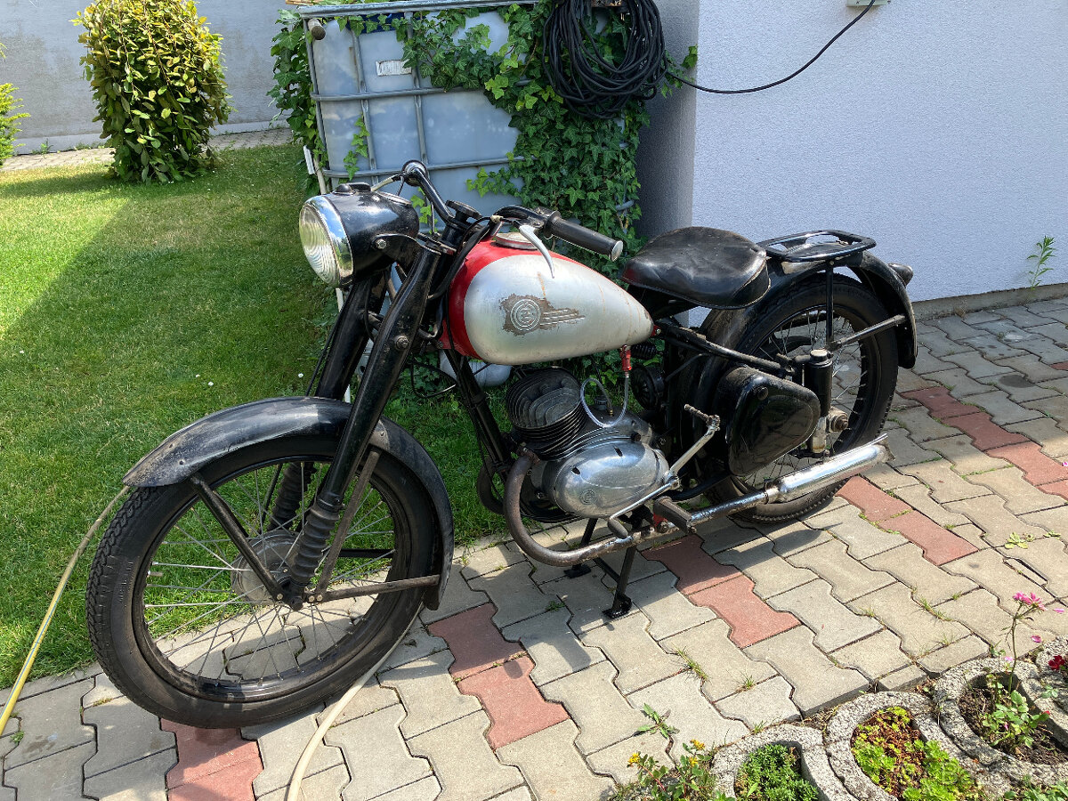 ČZ 150 C s doklady
