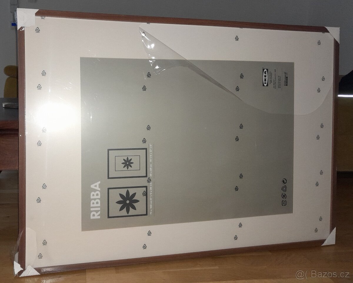 Velký rám od Ikea na obraz