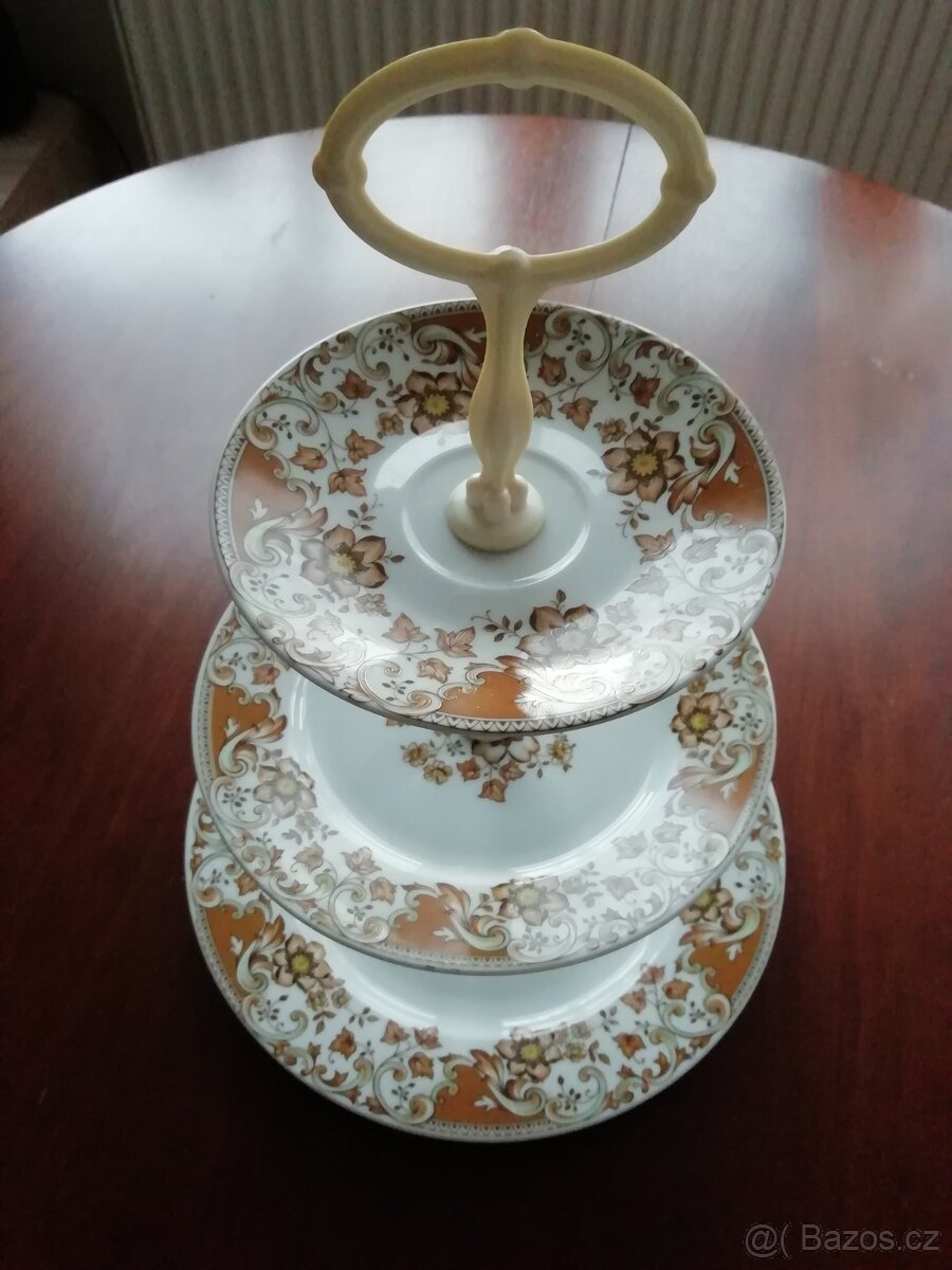 Porcelánový etažér Československo MZ