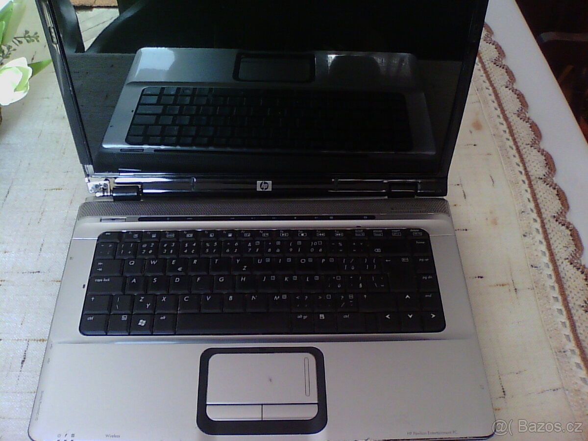 2 x NOTEBOOK NA OPRAVU (COMPAQ + HP)