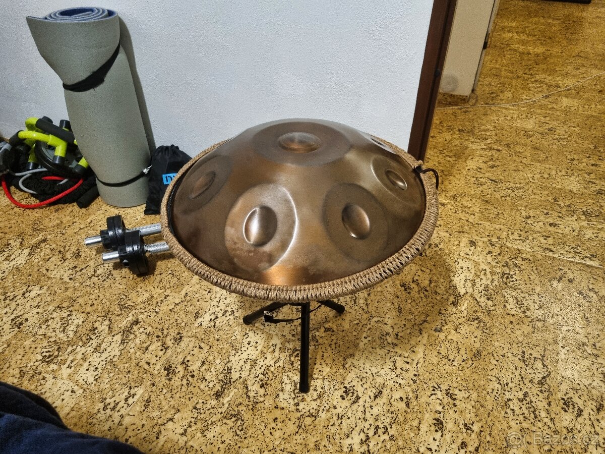 Handpan 18" D Kurd (D moll / + Příslušenství / Meditační