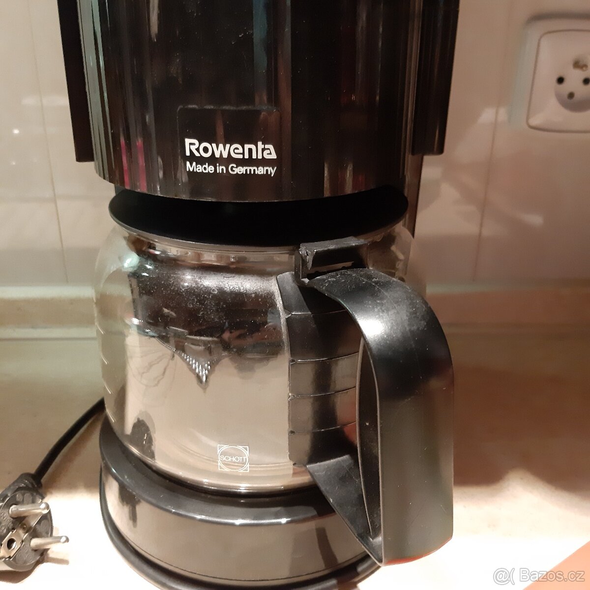 Kávovar na překapávanou kávu.