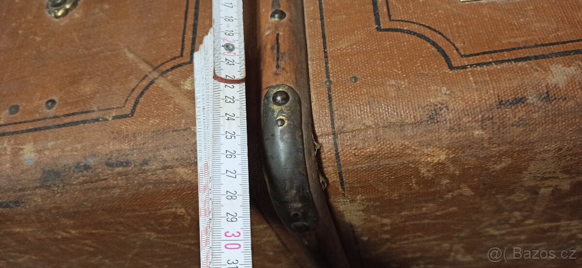 PRODÁM ZACHOVALÝ LODNÍ KUFR