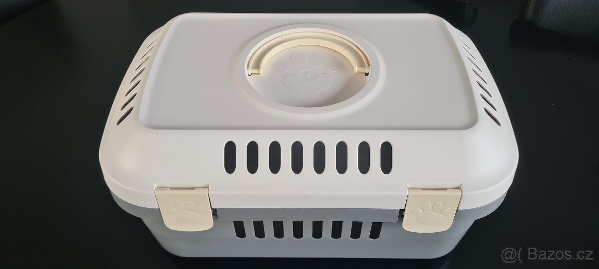 608 - Velká přepravka pro malá zvířata (např. morčata aj.)