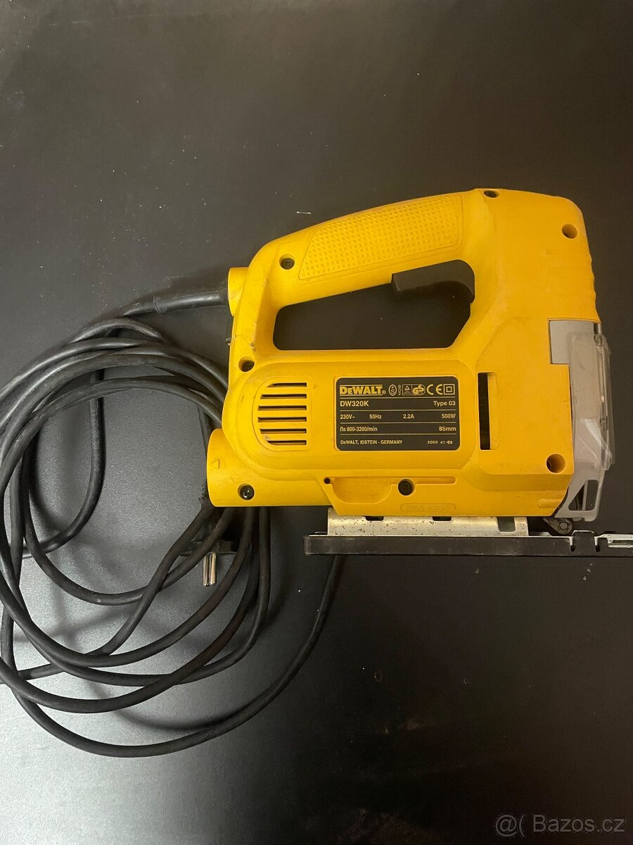 Přímočará pila DeWalt