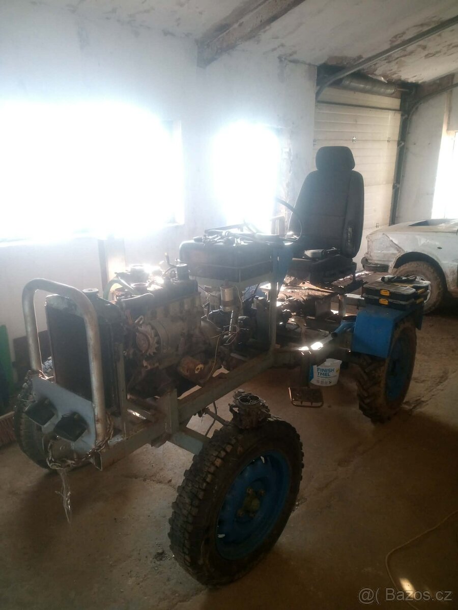 Traktůrek domácí vyroby