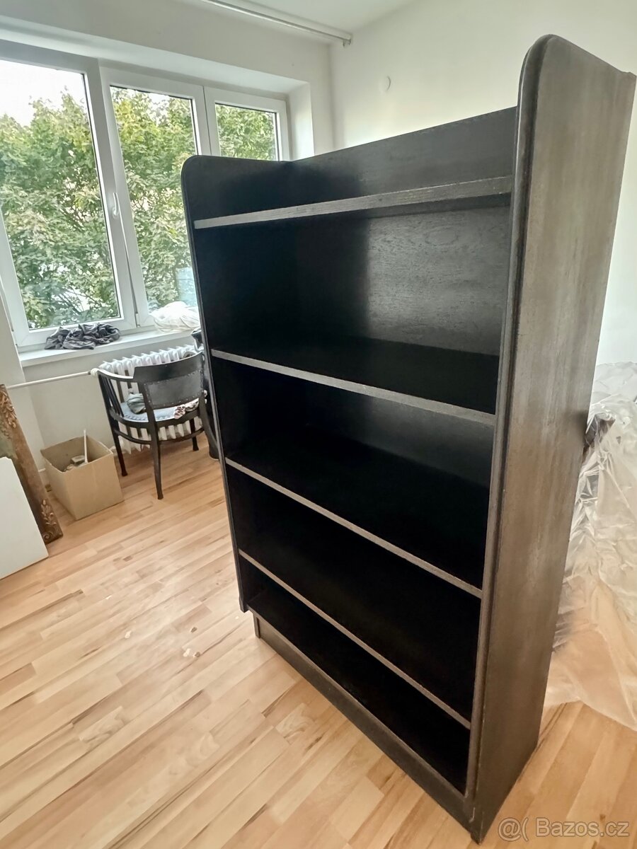 Knihovna dřevěná černá