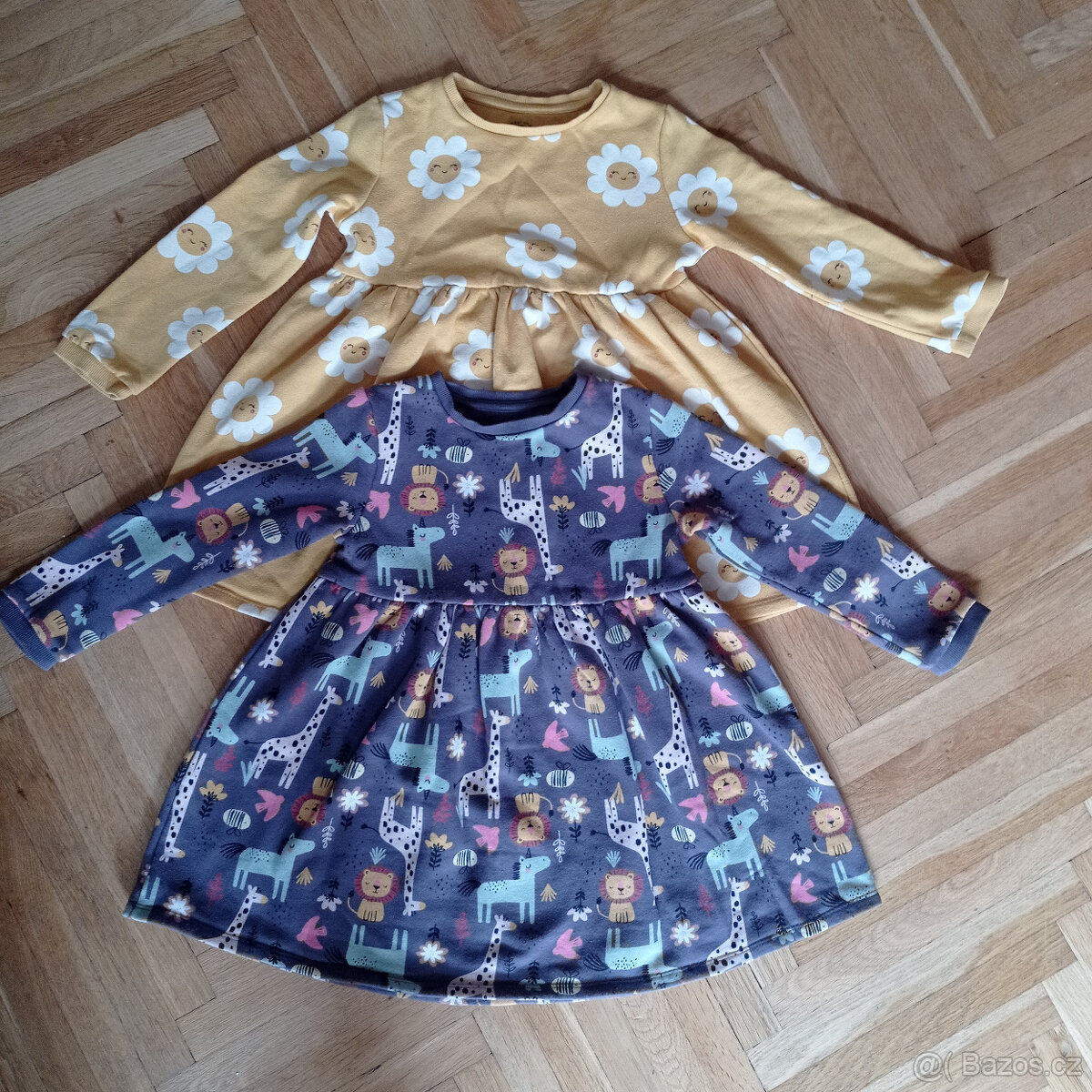 2x mikinové šaty (dvojčata) 110/116