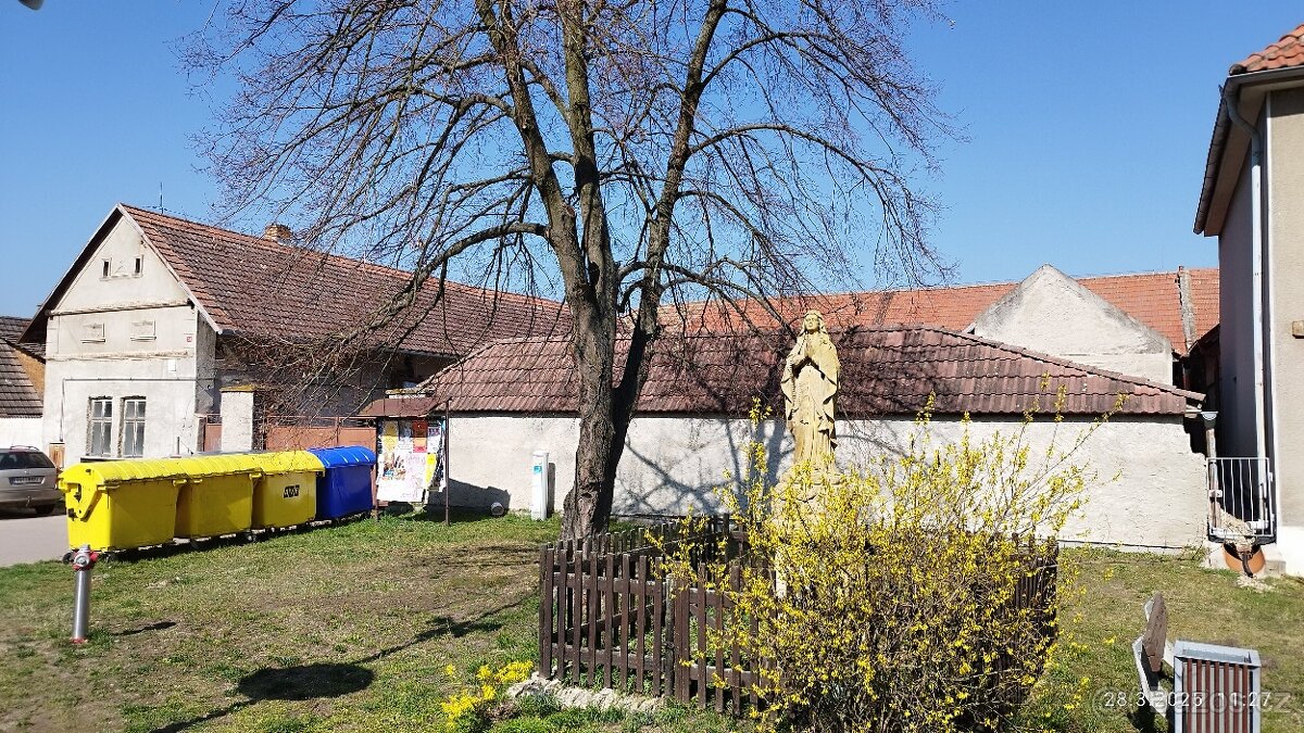 Přerov n.Labem statek, budoucí penzion/ restaurace/ obchod/.