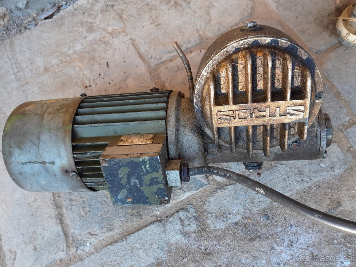 Motor 1,5 kW s převodovkou a brzdou
