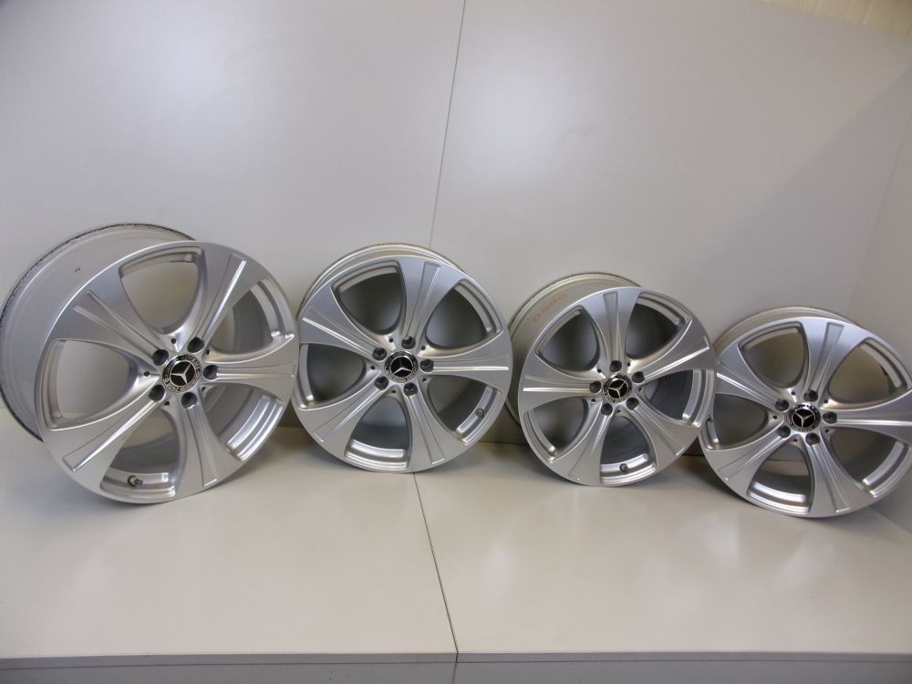 4x alu kola Mercedes-Benz 8x18 ET38 5x112x66,5 se snímači