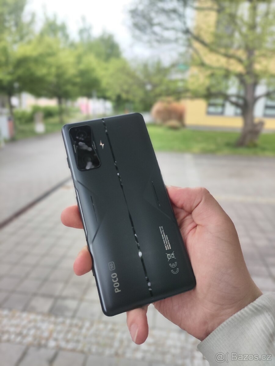 POCO F4 GT