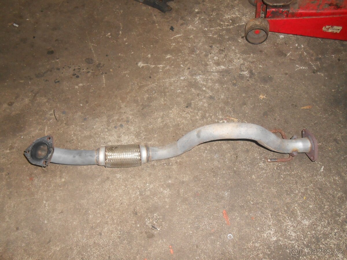 prodam predni dil vyfuku na vw golf 5 , 1.4