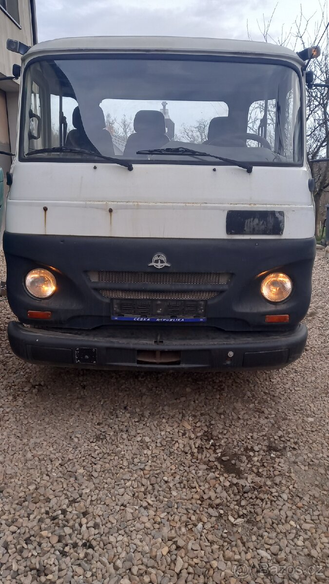 Avia a 80 nosič kontejneru