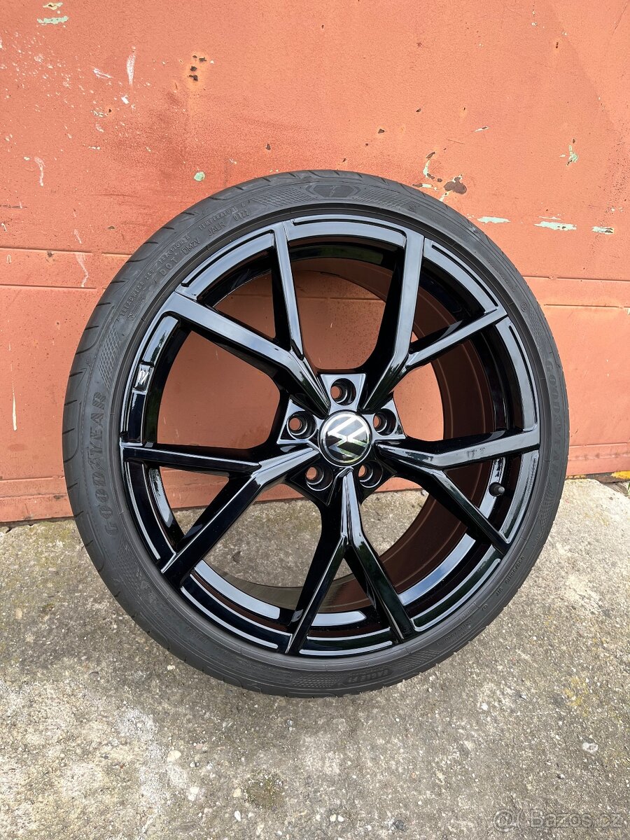 VW Golf 8 R GTI Top stav