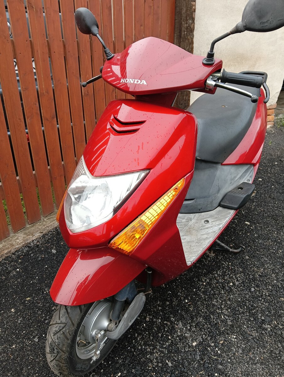 Honda Lead 100