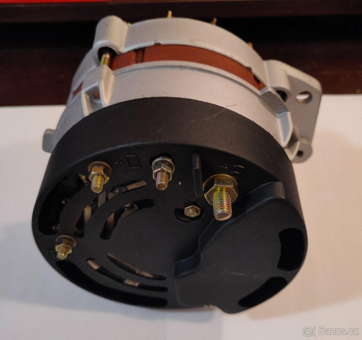 Alternátor Hella 8EL012427381