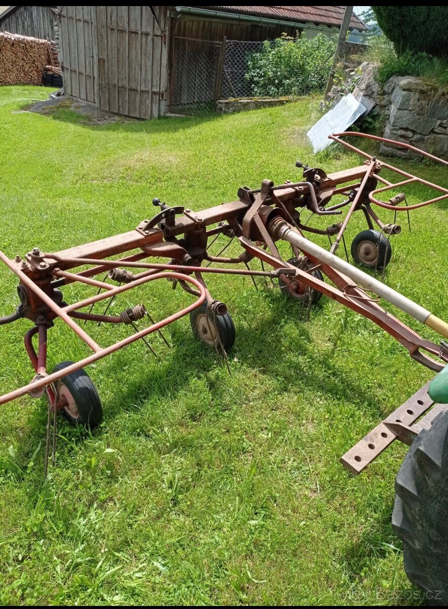 Prodám tažený obraceč sena KUHN GT+ náhon