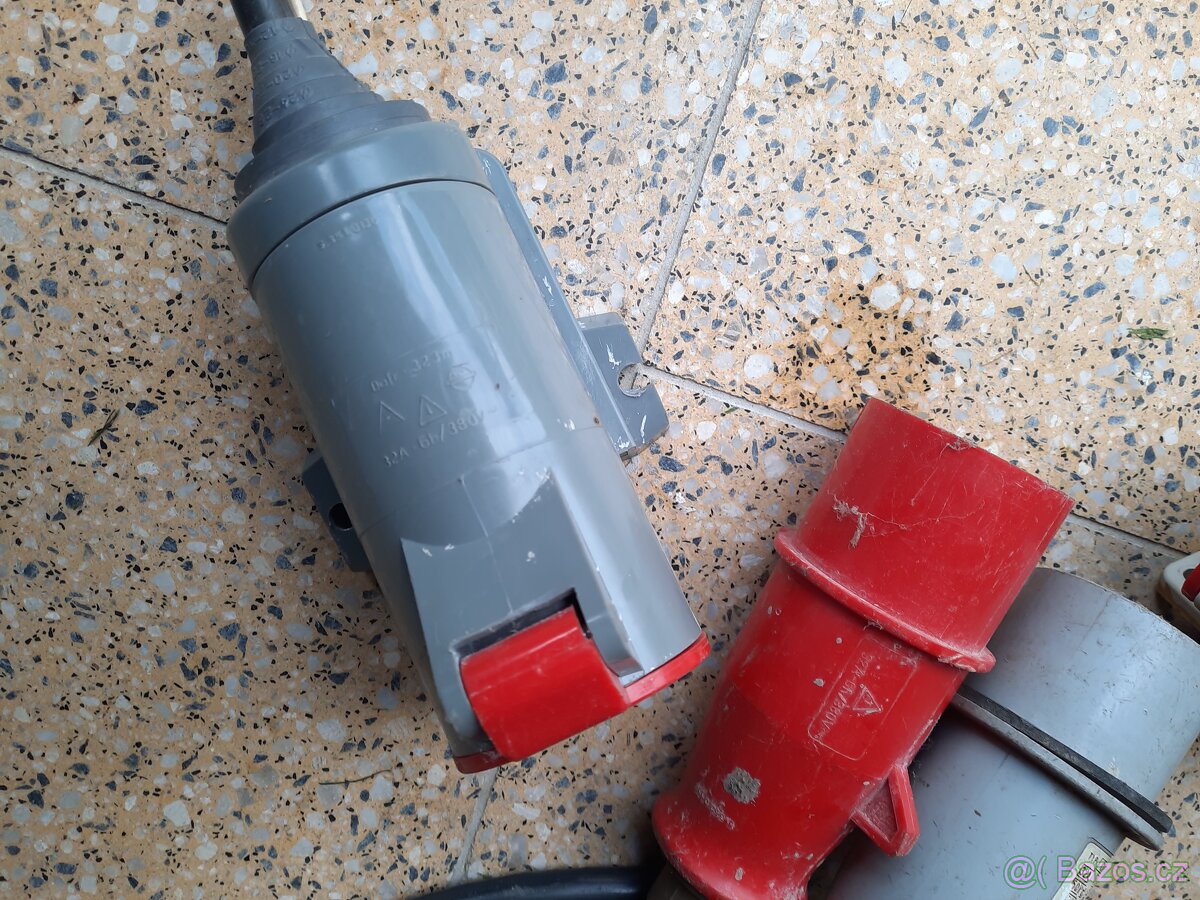 Prodám elektromateriál