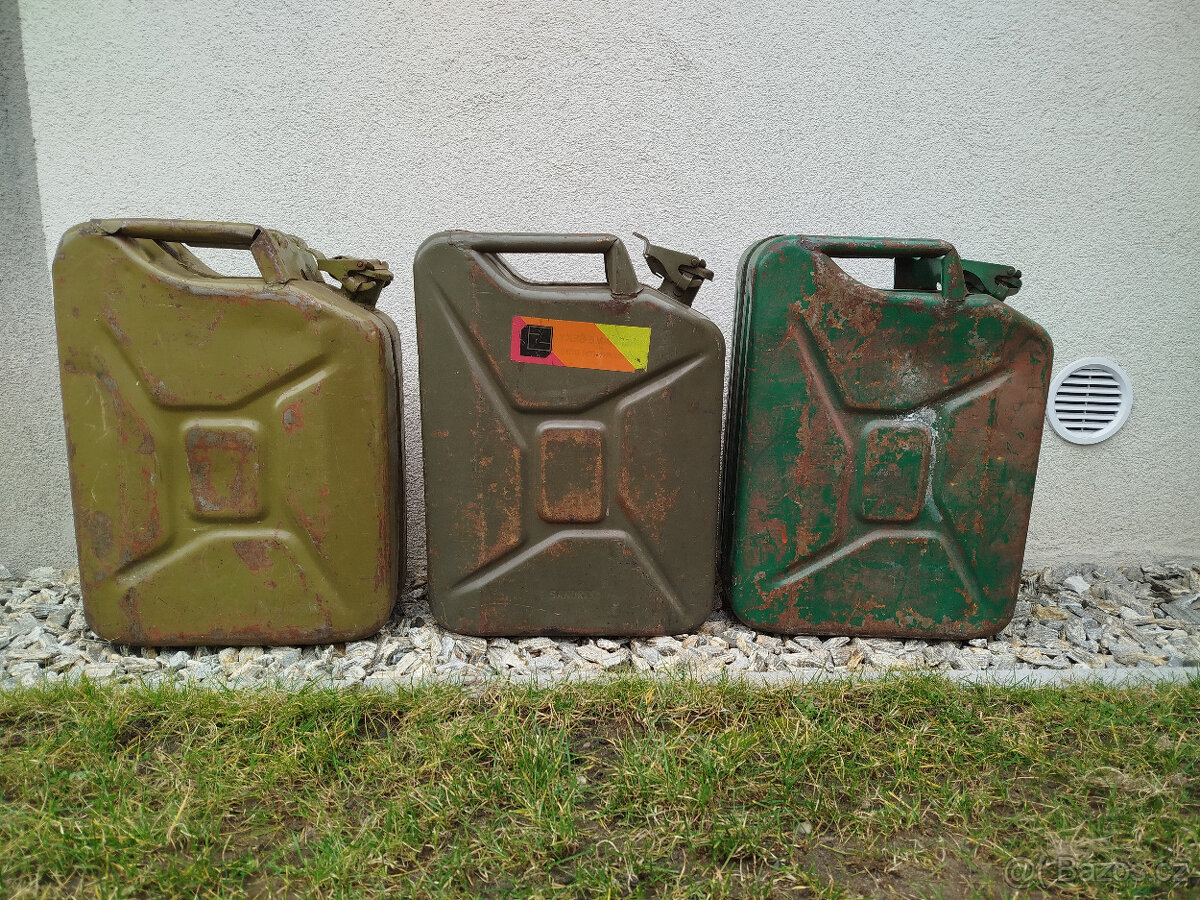 Plechové kanystry 20 L - 3 ks
