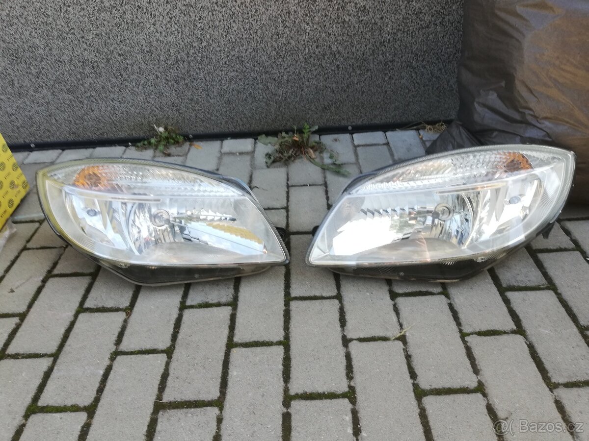 Přední světla na Škoda Fabia 2