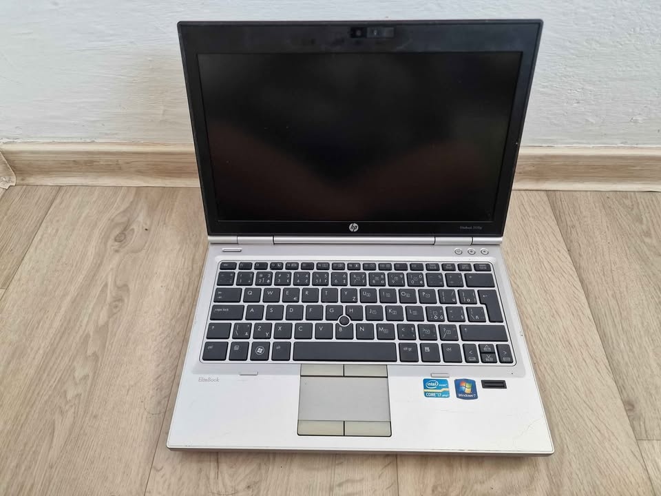 Hliníkový HP Elitebook 2560p Nová Baterie. Na filmy internet