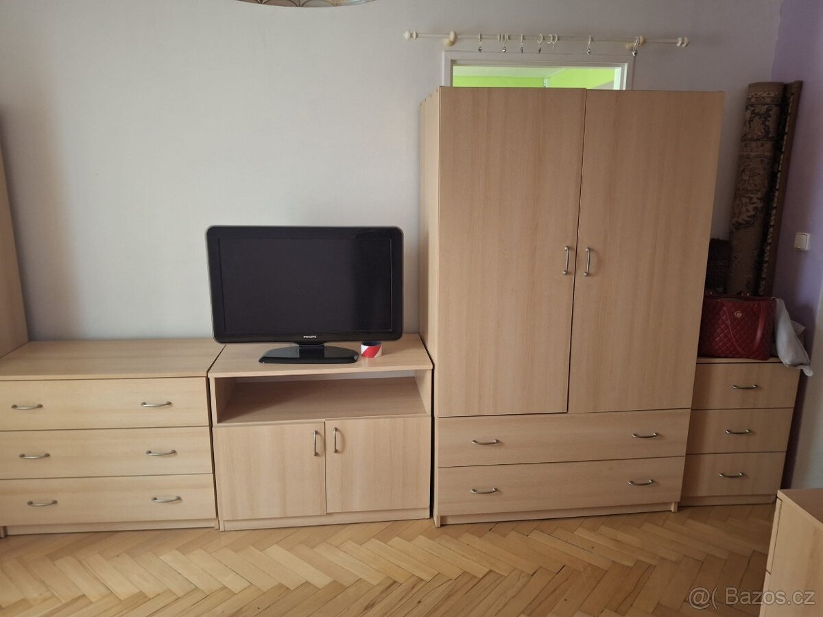 skříně