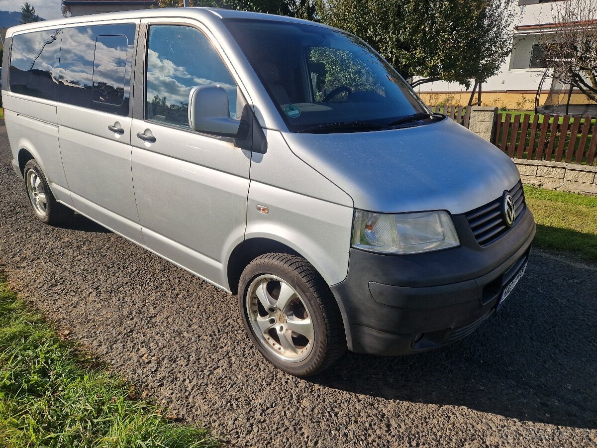 VW Caravelle 2.5 tdi 96kw 8 míst