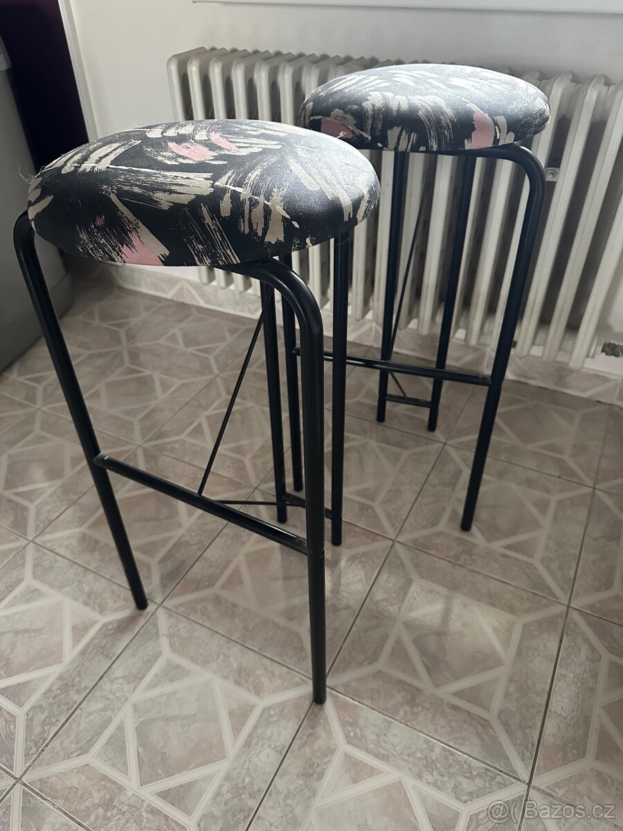 Barová židle