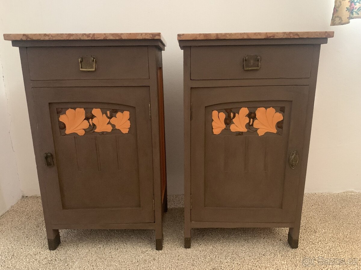 Noční stolky s mramorem