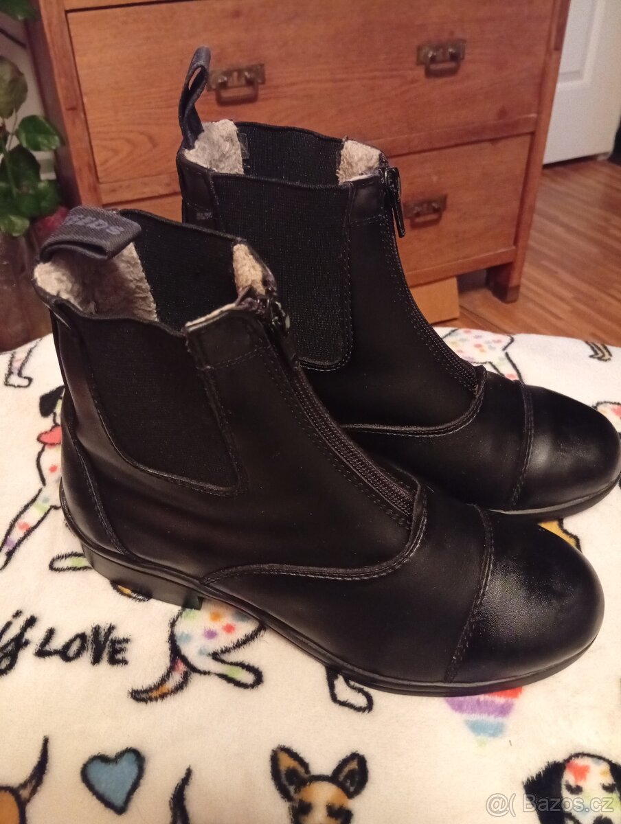 zimní jezdecká perka vel.35, zn.Steeds