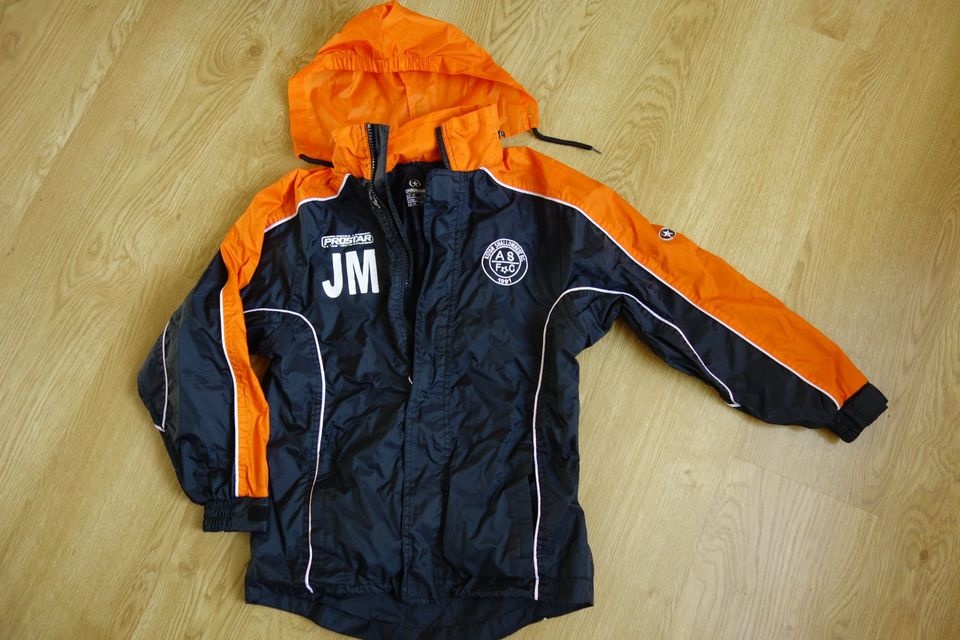 Podzimní bundy vel. cca 128/134/140 + hromada dalšího obleče