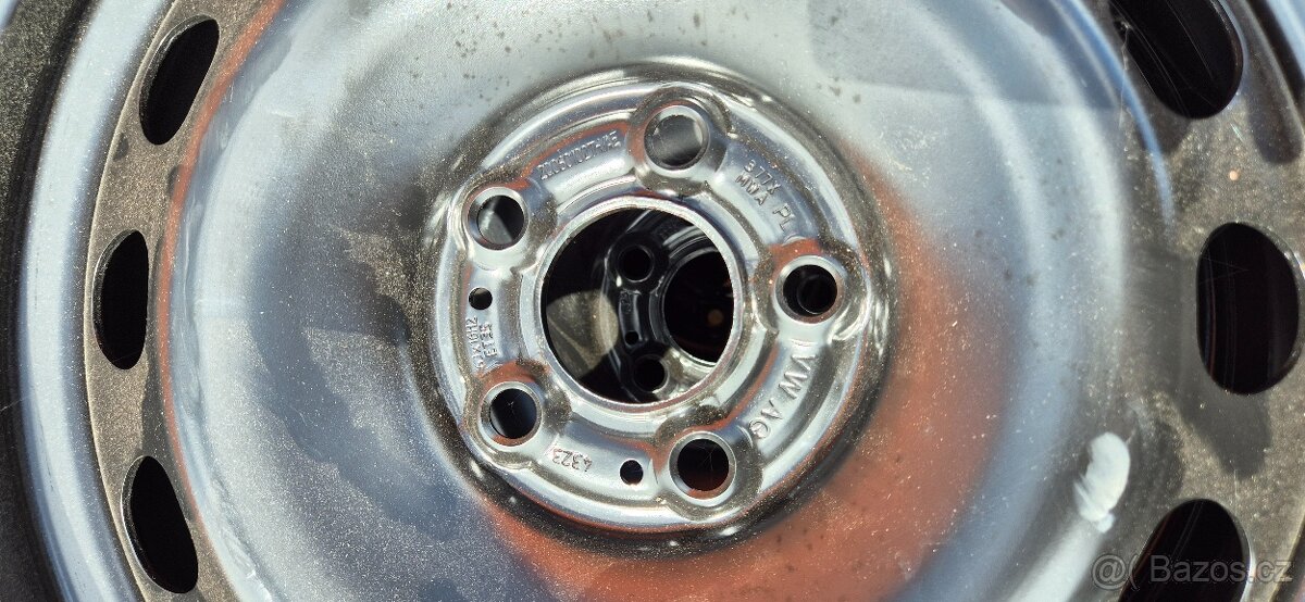 PLECHOVÉ DISKY R16 + NOVÉ ZIMNÍ PNEU – ŠKODA KAMIQ, VW T-ROC