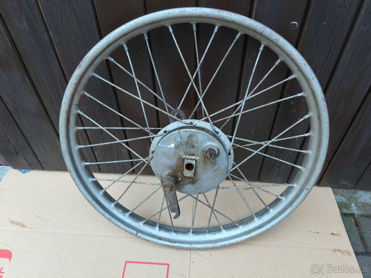 Přední kolo ČZ 125,150 C