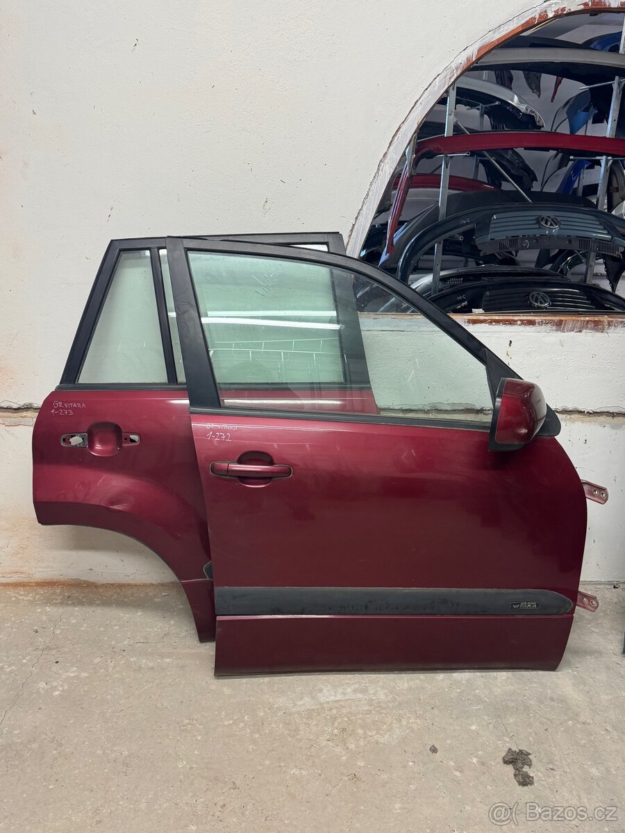Suzuki Grand Vitara 3 2005-08, pravé dveře