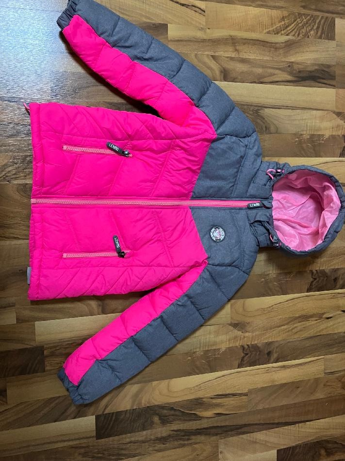 zimní dívčí bunda zn. Lewro vel. 140/146-rezervace