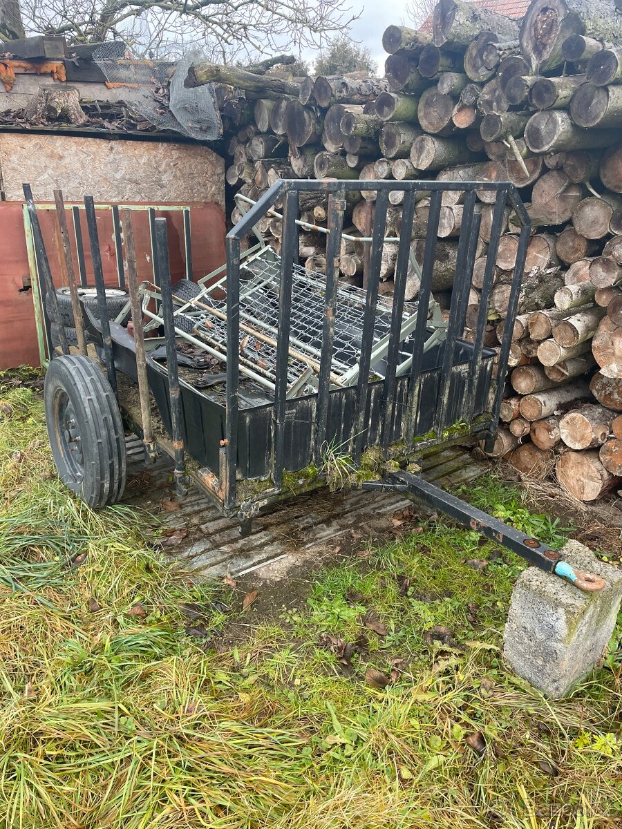 Vlek na dřevo za traktor